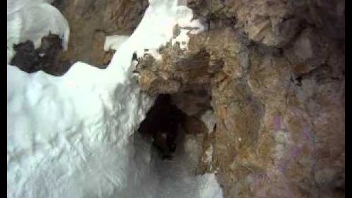 Tignes cave skiing 2012 with falls.