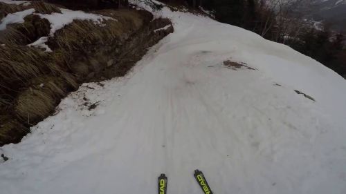 I Gemelli diversi in partenza con gli sci da Courmayeur Mont Blanc con la Skyway verso Chamonix