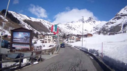 Ktm duke 690 madesimo con la neve
