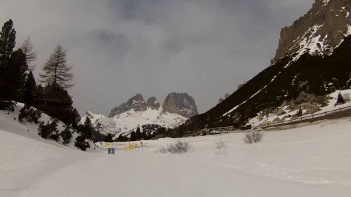 La pista pordoi dal passo al belvedere di canazei