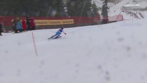 Clement noel primo nella prima manche dello slalom di bansko. più forte del palo sotto lo sci