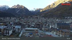Arrivo pista Stelvio in centro paese