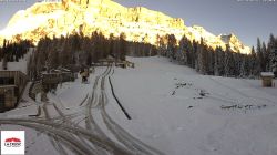 Webcam Blick auf die Schipiste La Crusc und auf den Kreuzkofel/Sas dla Crusc (Mt. 2908)