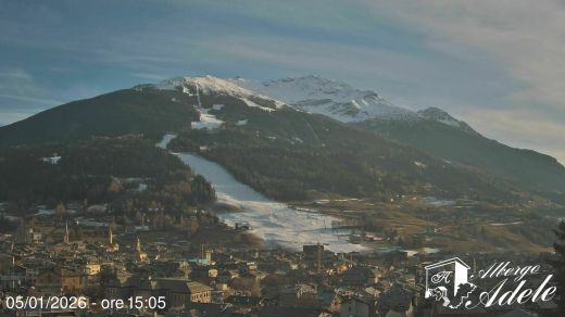 Bormio centro con La pista Stelvio