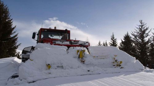 Preparazione pista motoslitte