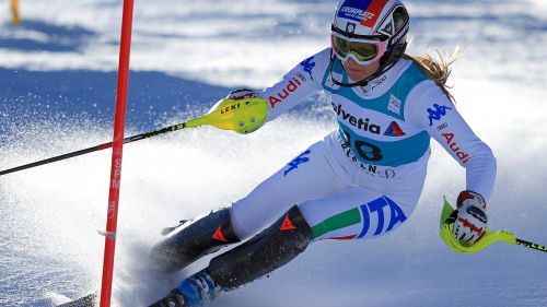 Manuela Moelgg è tornata a sciare con i pali...