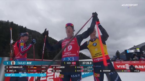 Tarjei bø vince la mass start a 36 anni, il fratello johannes lo celebra all'arrivo