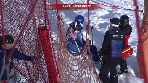 Ryan cochran-siegle esce di pista in discesa a kitzbühel: reti sfondate sulla streif