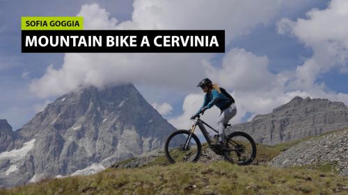 Sofia Goggia, allenamento a Cervinia si, ma in Mountain bike!