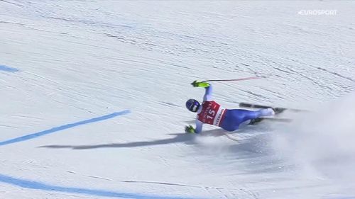 Dominik paris prova a rialzarsi, ma è costretto al ritiro dal super g sulla streif, il video