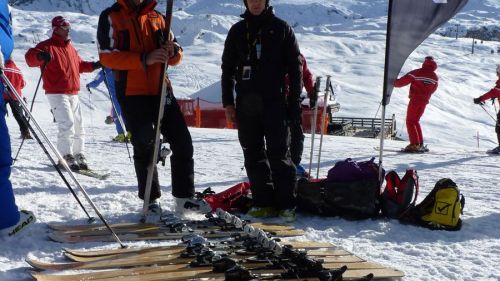 Sci Kastellar, sullo sfondo i due proprietari