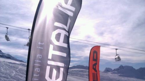 Bandiere al campo base Neveitalia Ski Test