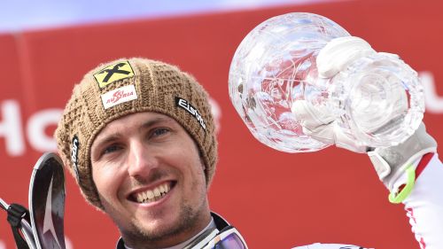 Hirscher chiude i conti per la sua quarta Coppa del Mondo assoluta in gigante, poi 24 ore più tardi va a prendersi tutto in slalom. Terzo dopo la 1^ manche dietro a Gross e Kristoffersen, regala e si regala una discesa perfetta, vincendo con oltre 8 decimi su Razzoli e prendendosi così, con la sfera di cristallo di slalom, anche il primo “triplete” di coppe (generale, slalom e gigante), impresa che replicherà altre tre volte.