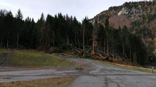 Il maltempo dei giorni scorsi ha colpito anche la zona di Forni Avoltri: tutte le foto esclusive che testimoniano la devastazione nella zona della Carnia Arena