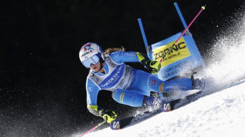 Paralleli mondiali: Holdener continua la collezione d'oro, Schmid scrive la storia per la Germania