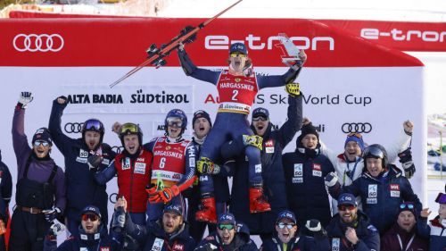 Odermatt è una furia: prima manche dominante sulla Gran Risa, altra mazzata per De Aliprandini