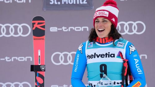 Torna a splendere il sorriso di Kajsa: oggi la prima volta sugli sci