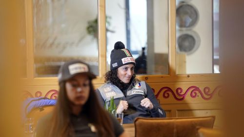 Lieve nevicata a Lake Louise, ma la prima discesa di coppa è confermata (per ora): alle 20.30 si parte!