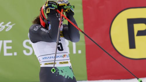 A Sella Nevea la Coppa Europa di sci 'indossa' la maglia Rosa del Giro d'Italia 2023