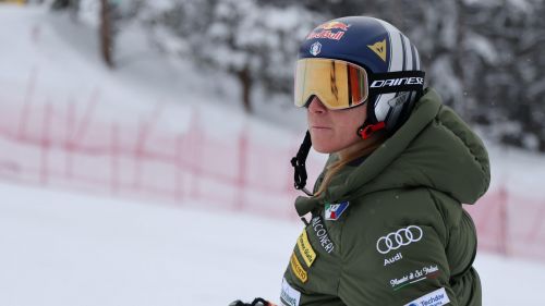 Goggia sorride: 'Non ho sciato benissimo, ma è un gran risultato'. Curtoni: 'Difficile fidarsi in queste condizioni'