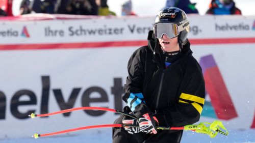 Torna a splendere il sorriso di Kajsa: oggi la prima volta sugli sci