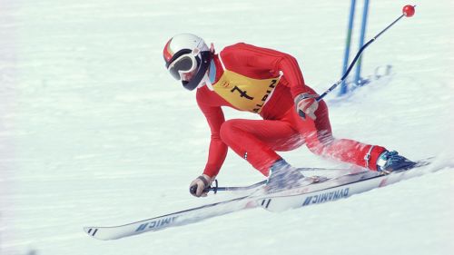 Ci lascia un mito dello sci: a 72 anni si è spenta Rosi Mittermaier, meravigliosa fuoriclasse degli anni '70