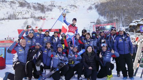 Torna a splendere il sorriso di Kajsa: oggi la prima volta sugli sci