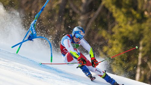 Lena Duerr è in forma eccezionale, è prima pure a metà gara nello slalom delle finali: Vlhova e Shiffrin rincorrono