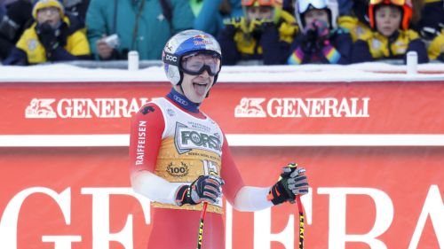 Kranjec resiste ai norvegesi: è trionfo dello sloveno nel primo gigante sulla Gran Risa