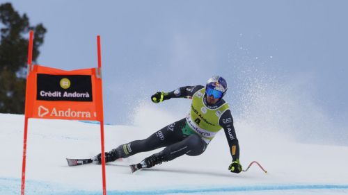 Goggia e un altro podio: Sofia è seconda dietro a Stuhec prima di... alzare la coppa!