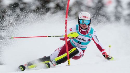 Torna a splendere il sorriso di Kajsa: oggi la prima volta sugli sci