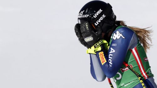 La FISI conferma la rottura del crociato per Laura Pirovano: gli splendidi messaggi delle compagne di squadra