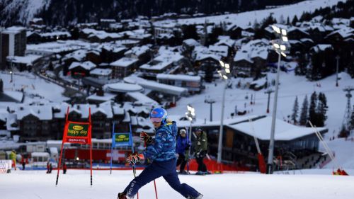 Courchevel 2, è tutto aperto: guida Hector dopo la 1^ manche, Shiffrin terza poi Bassino in corsa