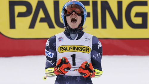 A Sella Nevea la Coppa Europa di sci 'indossa' la maglia Rosa del Giro d'Italia 2023