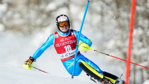 Torna a splendere il sorriso di Kajsa: oggi la prima volta sugli sci