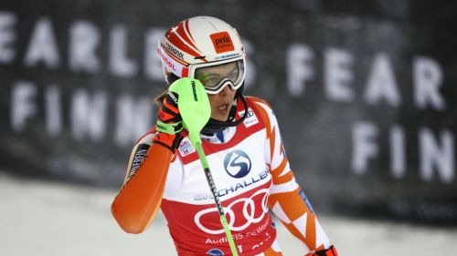 Vlhova: 'Un buon podio per iniziare'. La gioia delle svedesi