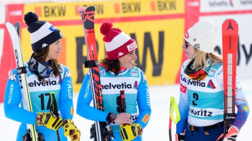 Torna a splendere il sorriso di Kajsa: oggi la prima volta sugli sci