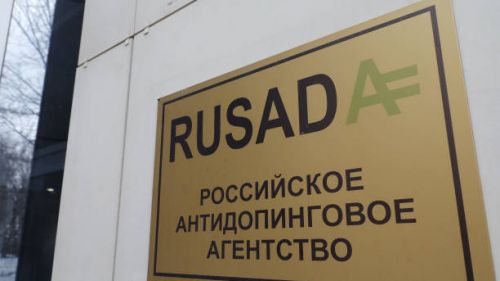 VIDEO - Quando i fenomeni della NASCAR si sfidavano sul bob per sostenere un sogno olimpico