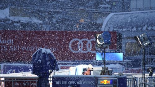 Odermatt fa già spavento sul Rettenbach: solo Braathen tiene il passo, out De Aliprandini