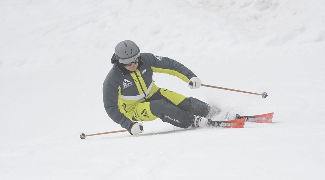 Thomas Rossi al test di Atomic Redster S9 Revoshock S (2024)