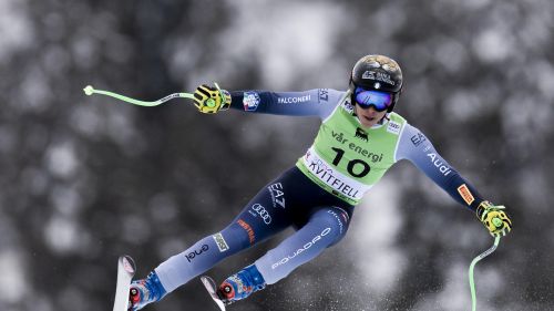 Una splendida campionessa del mondo di slalom: Camille Rast è oro a Saalbach, sul podio