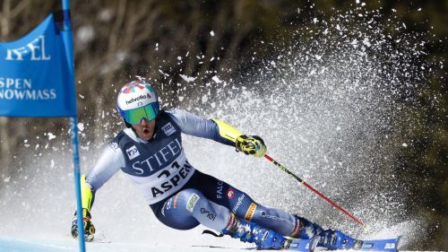 Lara, è fuga verso la gloria: 'Non ci penso, mi sto solo divertendo'. Brignone: 'Su una pista così è difficile per me'