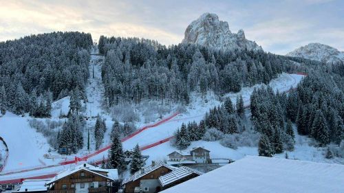 La Val Gardena è una cartolina da sogno, via alla stagione degli uomini jet: alle 11.45 la prima discesa!