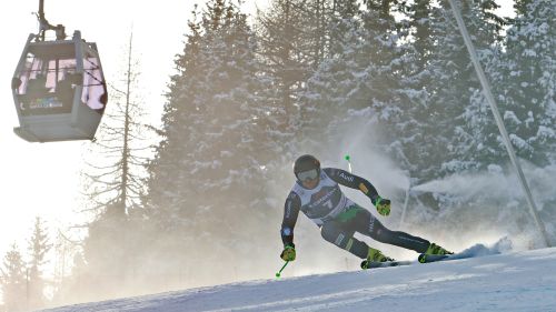 Liensberger vola a Flachau, clamoroso errore di Ljutic: la