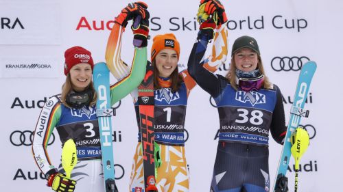 Elisa Platino deraglia nella 2^ manche, è della giovanissima Stefanie Grob il primo gigante di Sestriere