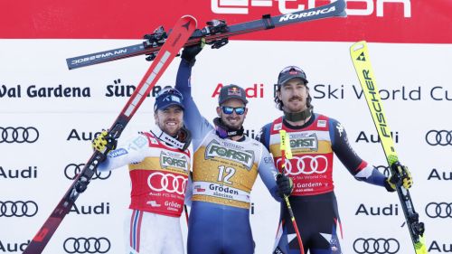 Anche sulla Gran Risa c'è Odermatt davanti, ma