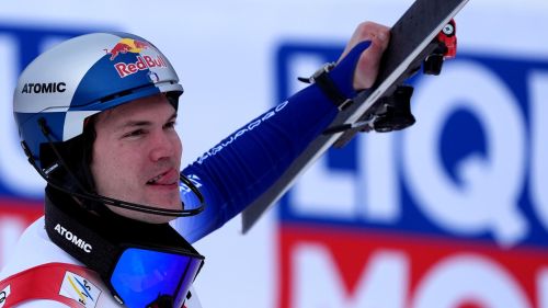 Haugan spegne la festa austriaca a Schladming e si prende la night race di slalom! Vinatzer nei 15, Gross saluta